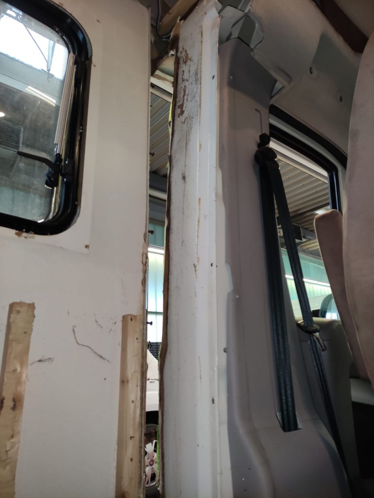 Professionelle Wasserschaden-Reparatur an einem Wohnmobil bei Campers´ Checkpoint.