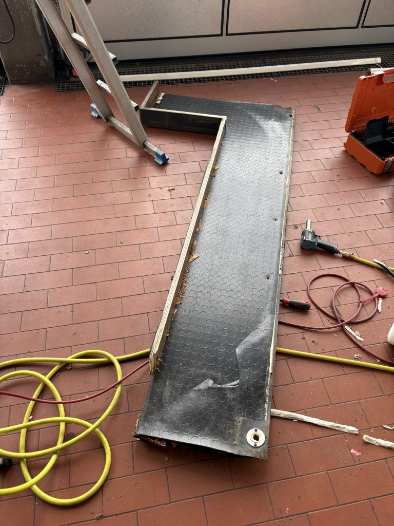 Professionelle Wasserschaden-Reparatur an einem Wohnmobil bei Campers´ Checkpoint.